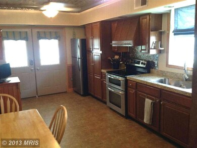 1271 Maple Ave, Halethorpe, MD 21227 - photo 6