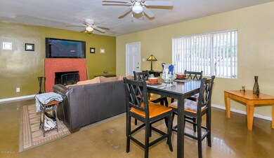 1806 N 18th Pl-large-007-14-Main Living