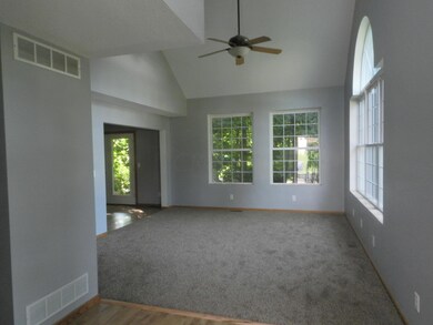 579 Edgewater Beach Blvd, Thornville, OH 43076 - photo 5