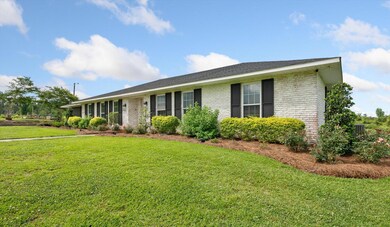 78 Gavin Rd, Laurel, MS 39443 - photo 4