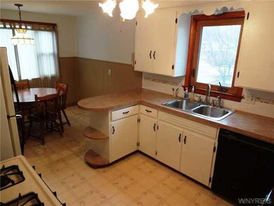 Kitchen Newer sink & faucet