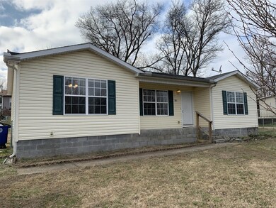 137 Tanner Cir, Shelbyville, TN 37160 - photo 2