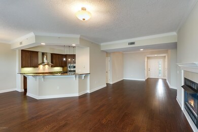 005_Living Area