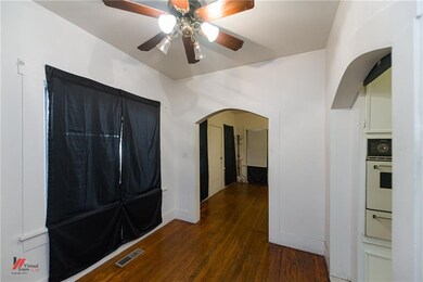201 E. Egan St., Shreveport, La.