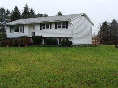 103 Bear Swamp Rd, Greeley, PA 18425 - photo 3