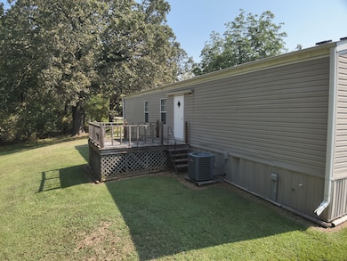 2077 Bethel Church Rd, Holcomb, MS 38940 - photo 5