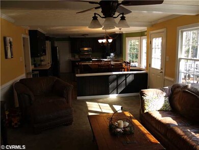 Den/Family/Great Room - Kitchen and family room di