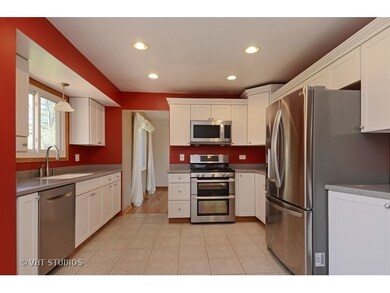 1457 Huntleigh Ct, Wheaton, IL 60189 - photo 6