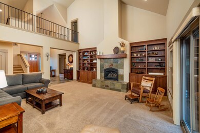 20927 Miramar Dr, Bend, OR 97702 - photo 4