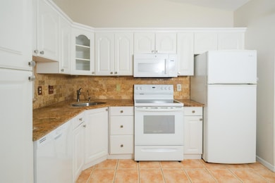 1028 Green Pine Blvd unit A, West Palm Beach, FL 33409 - photo 5