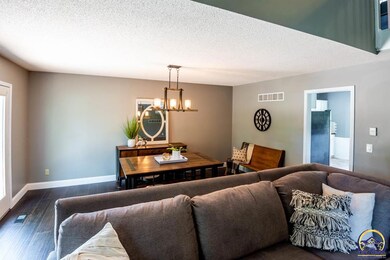 3764 SW Wood View Dr, Topeka, KS 66610 - photo 7