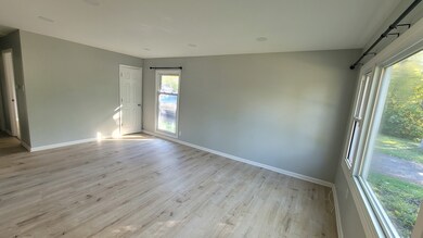 149 Austin Ave, Carpentersville, IL 60110 - photo 5