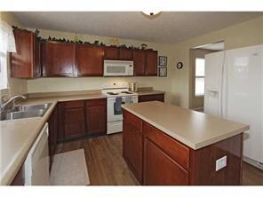 2354 Monarchy Ln, Greenwood, IN 46143 - photo 5