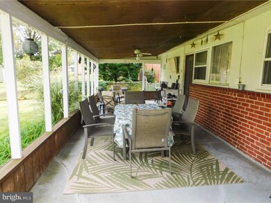 207 Oak Tree Rd, Norristown, PA 19401 - photo 4