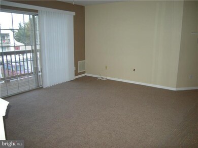 208 Firethorne Ct unit 208, Sewell, NJ 08080 - photo 4
