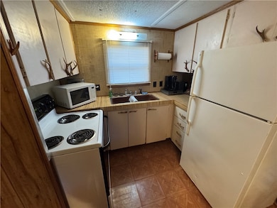 217 Cedar Knoll Ln, Troy, SC 29848 - photo 6