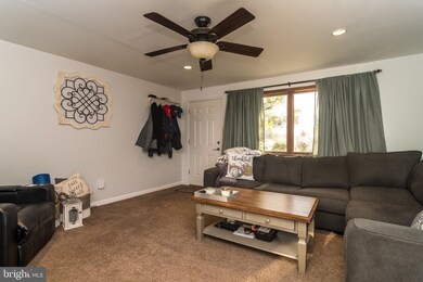 835 Andover Rd unit 12, Lansdale, PA 19446 - photo 3