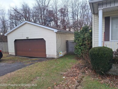 27 Dean St, Scranton, PA 18509 - photo 3
