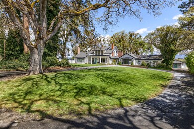 1964 Old Stage Rd, Central Point, OR 97502 - photo 2