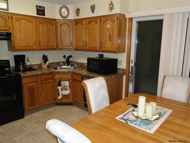 4 Mohawk Ave, Rensselaer, NY 12144 - photo 5