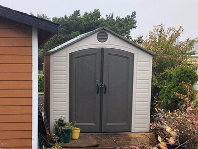 Newer Shed behind Shop