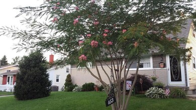 653 Scriven Ave, Columbus, OH 43228 - photo 2