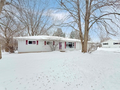 1105 Onstad Dr, Marshfield, WI 54449 - photo 4
