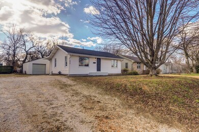 1670 E Florida St-3