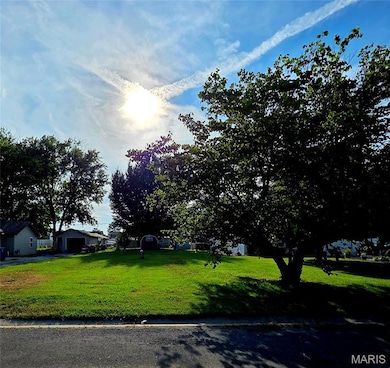 View of front of home featuring a front lawn