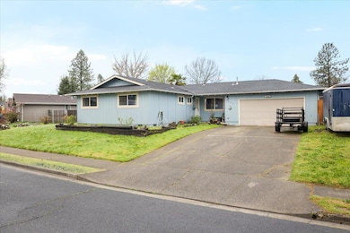 1075 N 5th St, Central Point, OR 97502 - photo 3