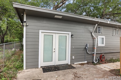 127 Loy Dr unit 2, San Antonio, TX 78228 - photo 4