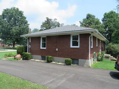 9202 Hudson Ln, Louisville, KY 40291 - photo 2