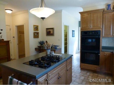 Gas Cooktop/Double Oven