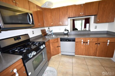 9 Chelsea Ct, Franklin Park, NJ 08823 - photo 6