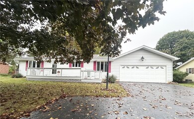 6371 Badger Dr, Lockport, NY 14094 - photo 4