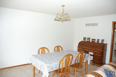 4320 SW Stone Ave, Topeka, KS 66610 - photo 7