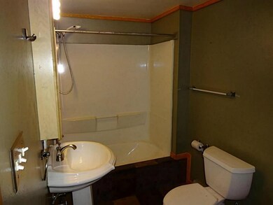 Full Bath. Upper Bath