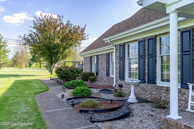 153 Cammi Dr, Shepherdsville, KY 40165 - photo 4