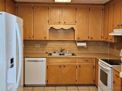 801 Cobblestone Curve, Prattville, AL 36067 - photo 7