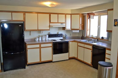 124 Middle Winchendon Rd, Rindge, NH 03461 - photo 6