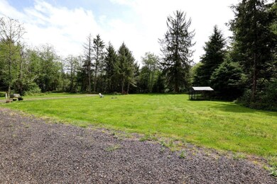 Hillcrest Loop front acreage