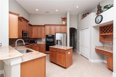 Gorgeous granite countertops, 42'' upper cabinets 