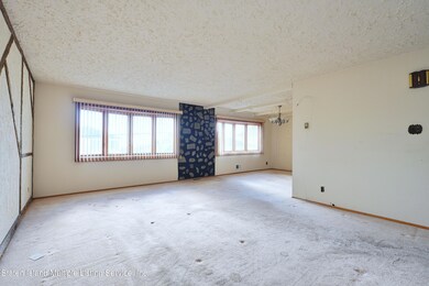 93 Saint Stephens Place, Staten Island, NY 10306 - photo 5