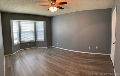 2704 S Narcissus Ct, Broken Arrow, OK 74012 - photo 7