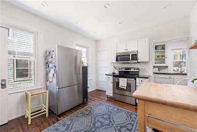 13 Dartmouth St, Newport, RI 02840 - photo 2