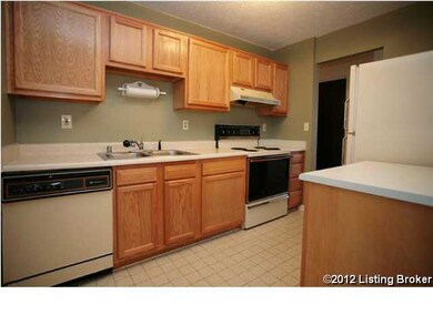 8812 William Penn Way, Louisville, KY 40228 - photo 6