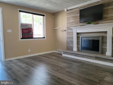 2867 Cushing Rd, Camden, NJ 08104 - photo 5