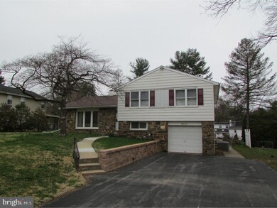 4033 Kottler Dr, Lafayette Hill, PA 19444 - photo 2