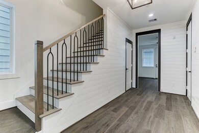 861 E 25th St, Houston, TX 77009 - photo 2