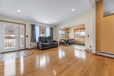 1115 Jonathan Ln, La Crescent, WI 55947 - photo 5